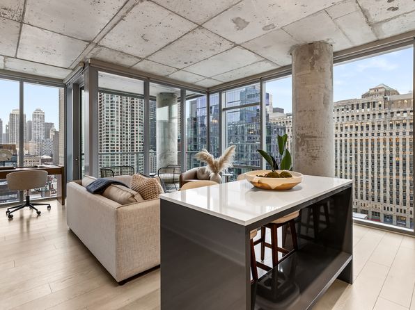 311 W Illinois St Unit 701