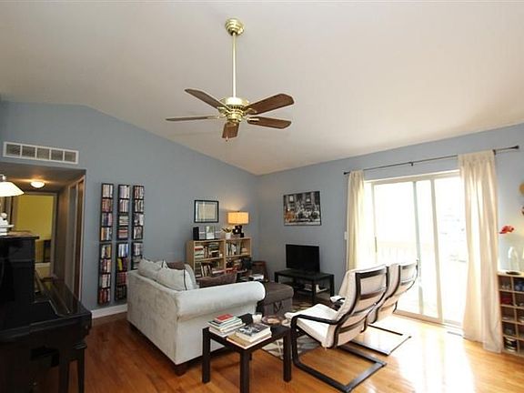 3rd image of 3068 Forest Creek Ct