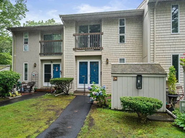 300 Buck Island Rd APT 13B, West Yarmouth, MA 02673