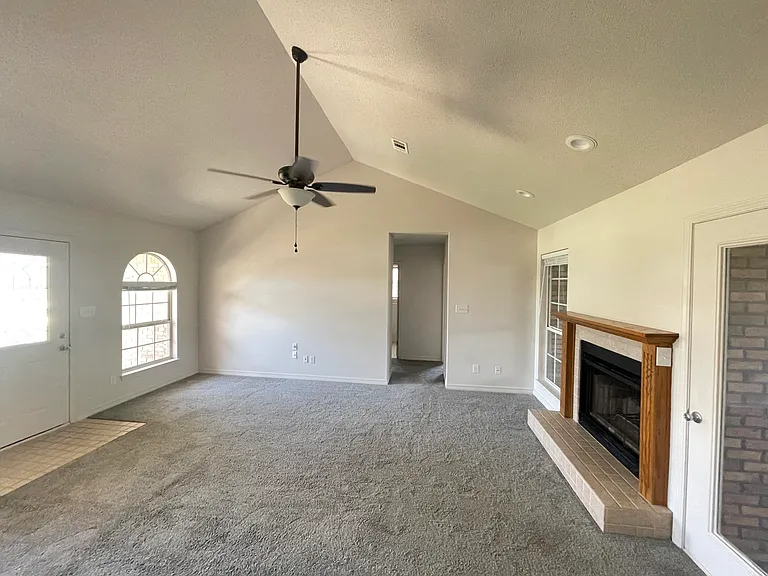 2212 Peachwood Ct — Photo 3