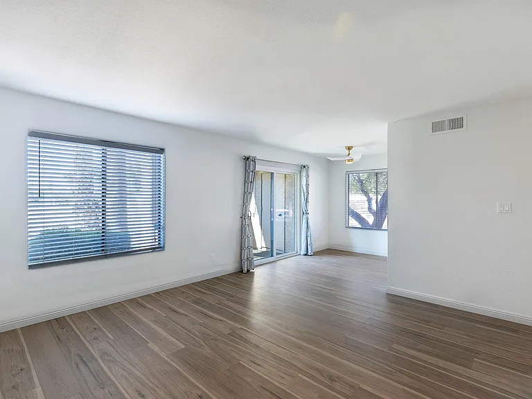 3102 E Clarendon Ave #101 — Photo 11