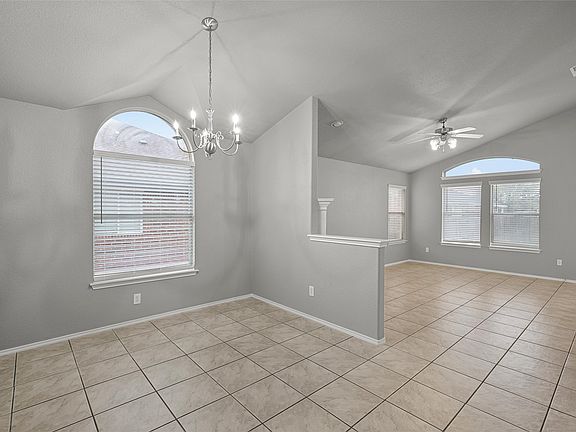 4th image of 10248 Peony Ln