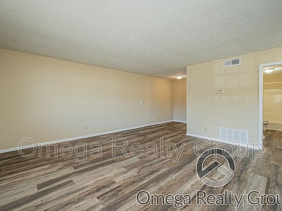5th image of 901 25th Ave APT A5