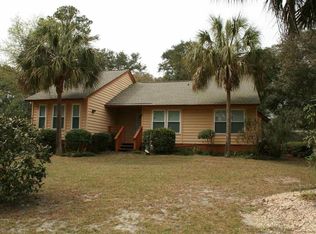 609 Elizabeth Dr, Murrells Inlet, SC 29576