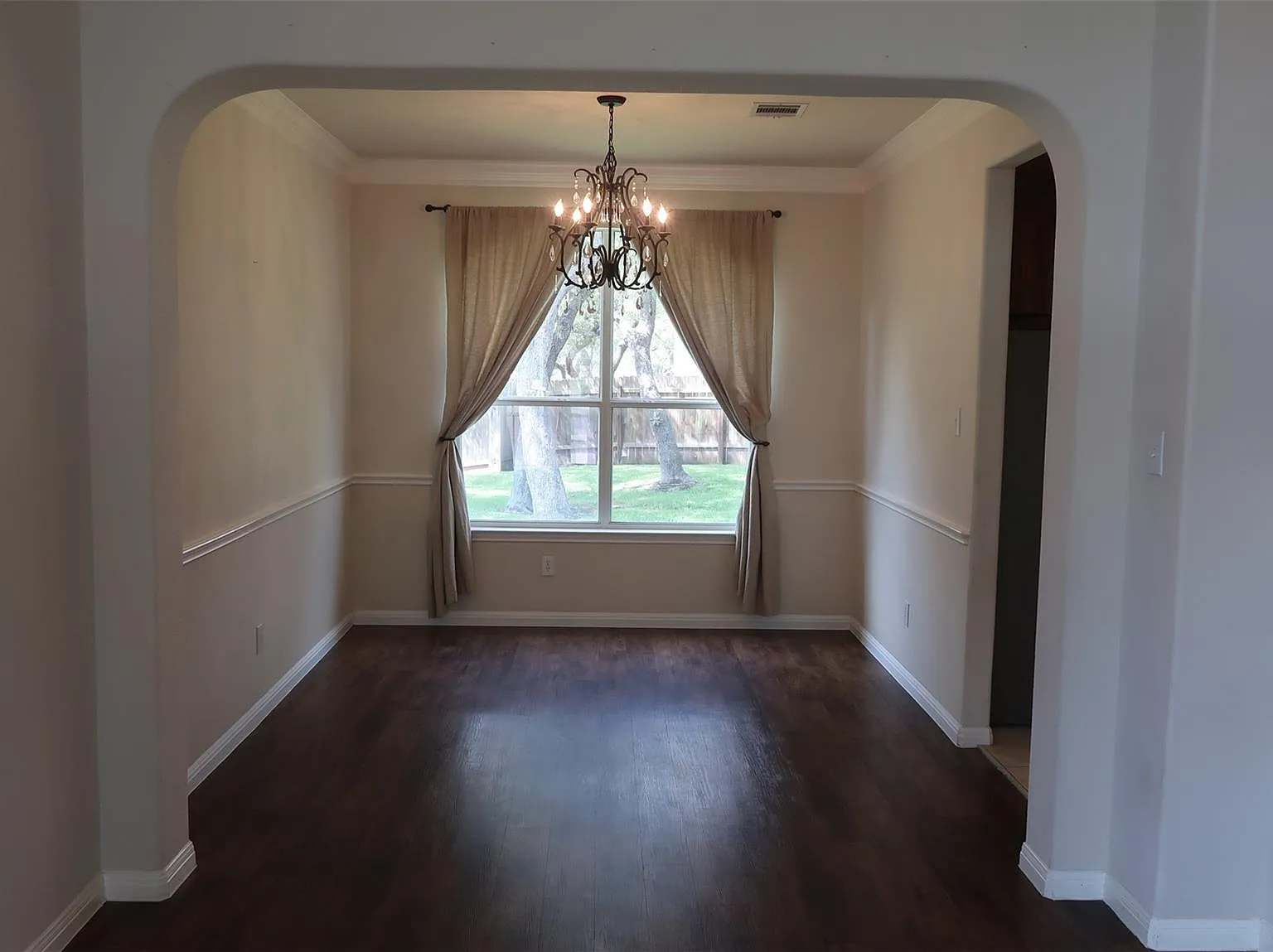 3 bed, 2.5 bath, 2674 sqft, $2,450 — Photo 4