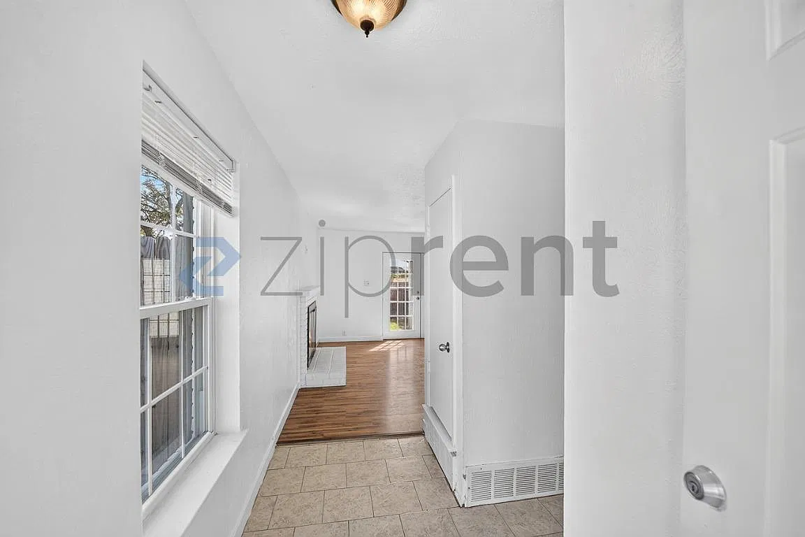 3 bed, 1551 sqft, $1,875 — Photo 4