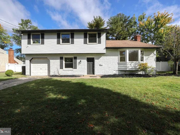 90 Knollwood Dr, Cherry Hill, NJ 08002