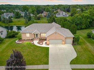 3391 Hidden Ridge Dr, Dewitt, MI 48820