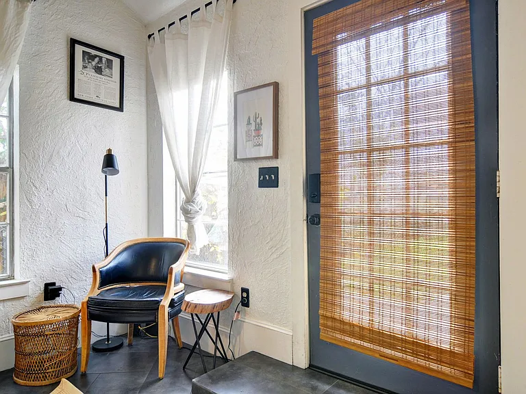 1707 Thomas Pl — Photo 2