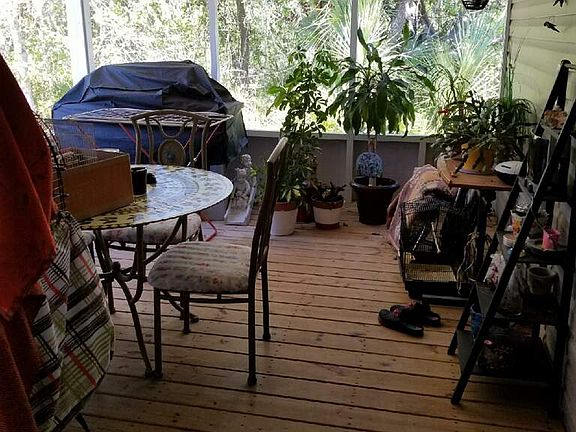 4th image of 4875 Malibu Dr