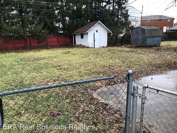 4th image of 1523 Burlington Ave