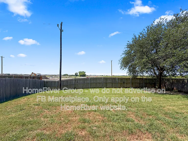 313 Charleston Dr — Photo 17