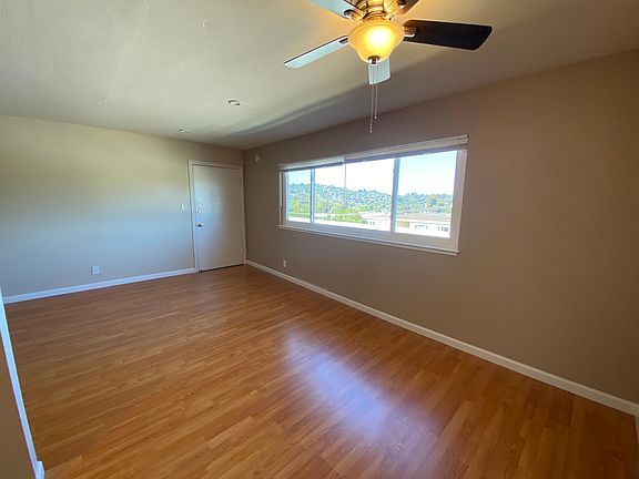 4th image of 1100 Village Dr #17