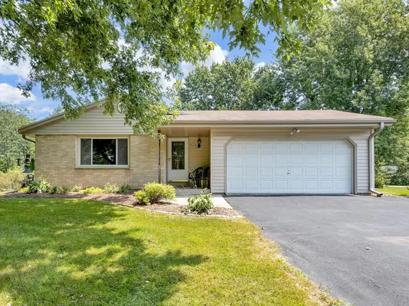 W224S4530 Guthrie ROAD, Waukesha, WI 53189