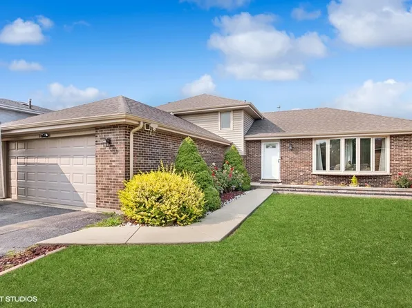 8612 Carriage Ln, Tinley Park, IL 60487