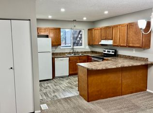 5520 Fiesta Ln APT B, Colorado Springs, CO 80918