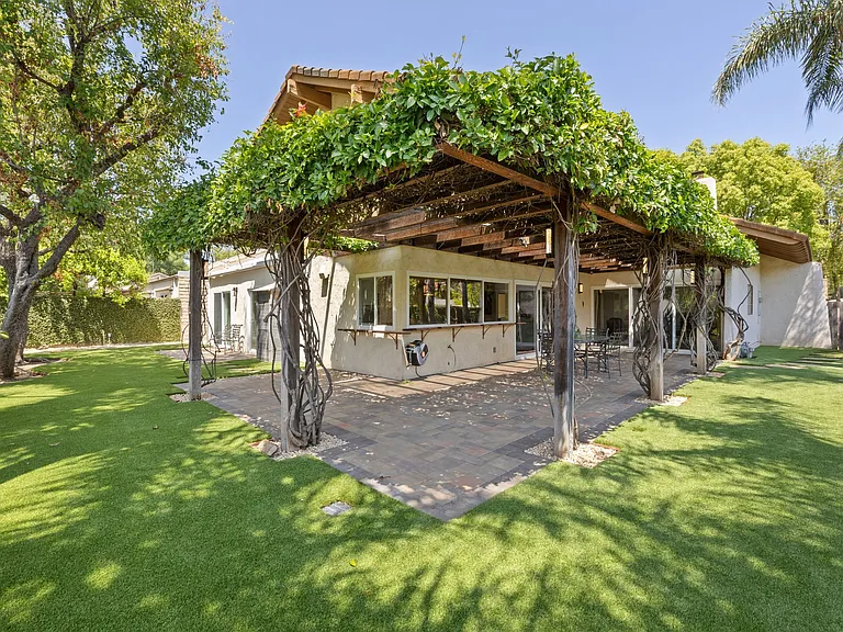 4501 Regents Ct — Photo 47