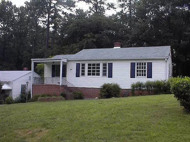 3 bed, 1173 sqft, $1,995 — Photo 1