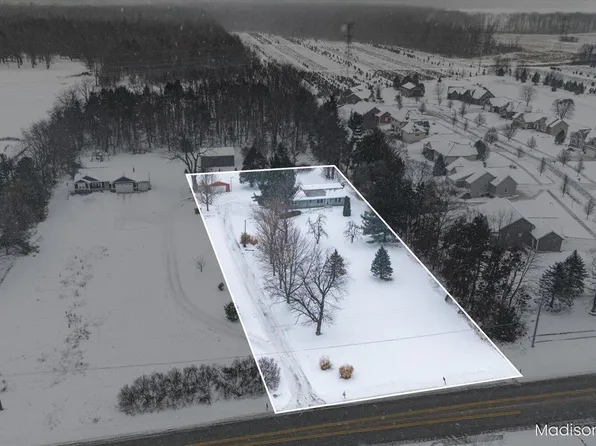 5409 Bauer Rd, Hudsonville, MI 49426