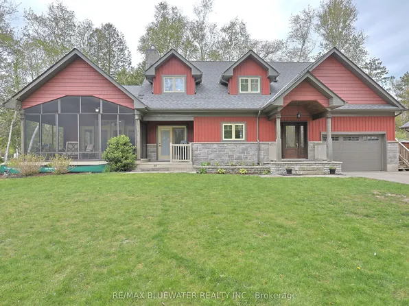 6436 Robert Ave, Lambton Shores, ON N0N 1J2