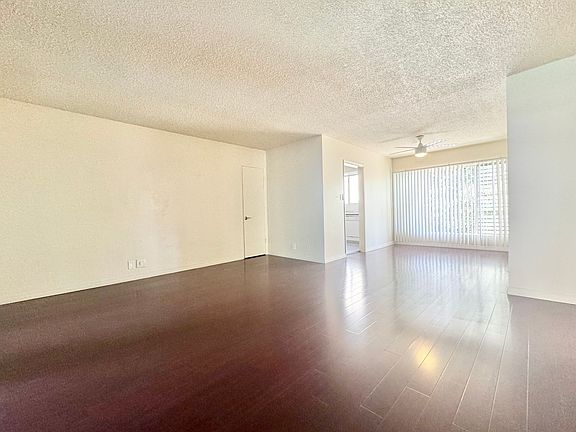 4th image of 1540 N Laurel Ave APT 27