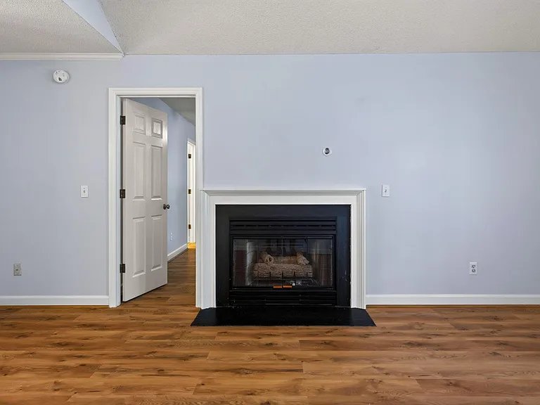 1249 Skyview Dr — Photo 9