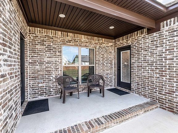 4th image of 23 Dandelion Dr