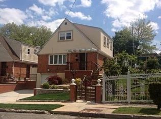 122-14 11th Ave, College Pt, NY 11356