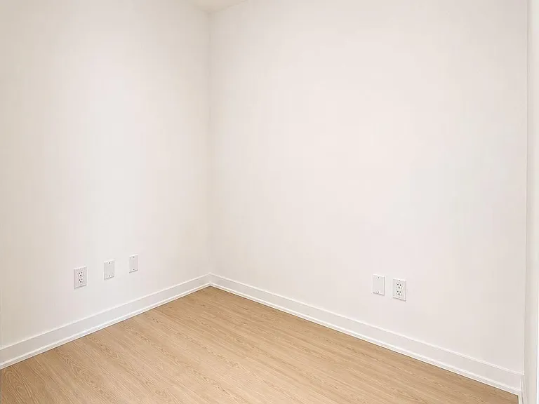 65 Mutual St #1502 — Photo 13