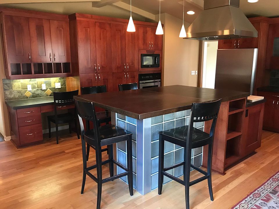 Cooks custom kitchen