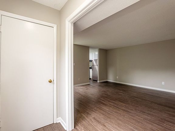 5th image of 2805 Okelly St APT A