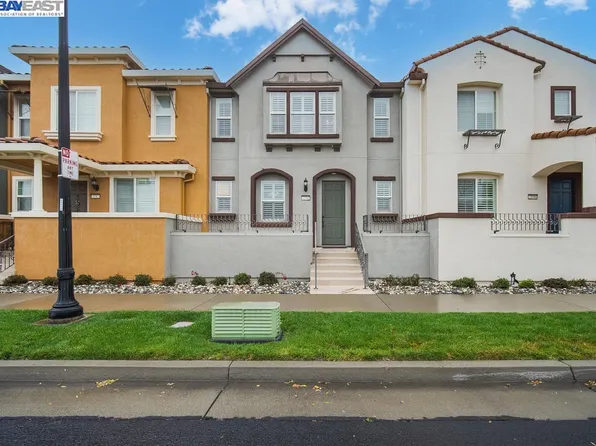 2204 Pleasant Grove Blvd, Roseville, CA 95747