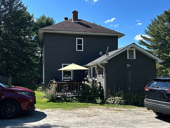 4th image of 205 1st Ave