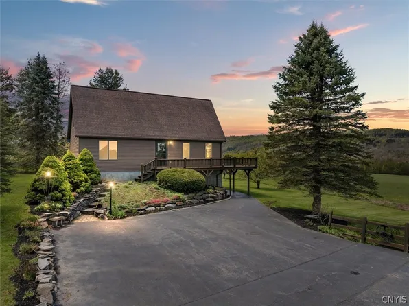1493 Falls Rd, Chittenango, NY 13037