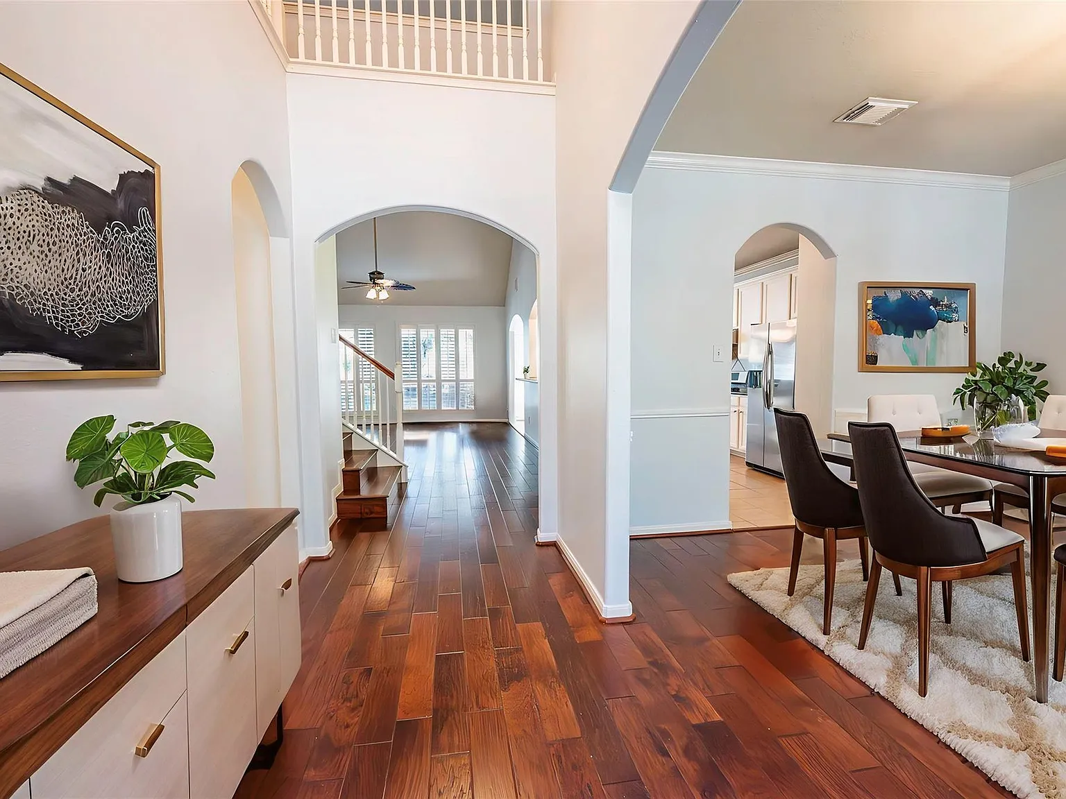 4 bed, 2.5 bath, 2748 sqft, $3,800 — Photo 3