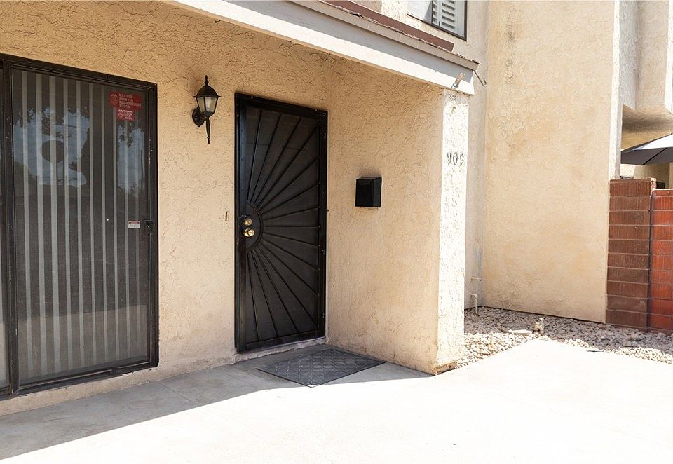 1st image of 909 W Orangewood Ave