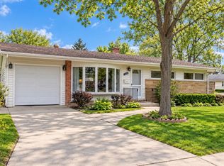 1046 Midway Rd, Northbrook, IL 60062