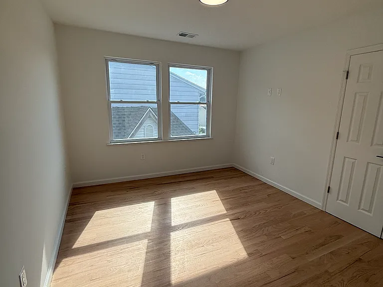 416 Catherine St #2 — Photo 13