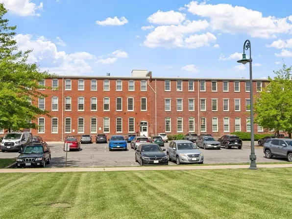 35 Riverwalk Way #R106, Lowell, MA 01854