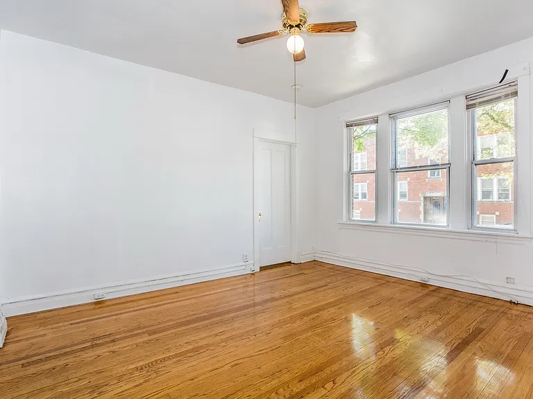 4636 W Barry Ave #1 — Photo 22