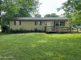 1901 Bradshaw Garden Rd, Knoxville, TN 37912