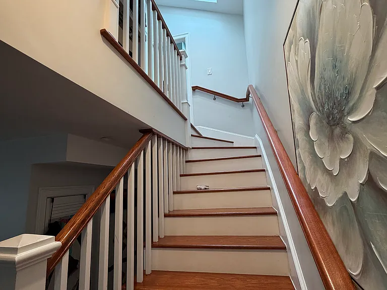 32 Fremont Ave — Photo 6