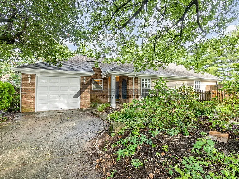 108 Meridian Ct — Photo 1