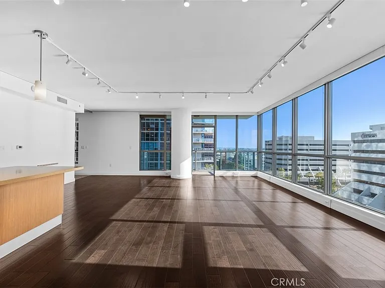 9 Macarthur Pl #N-1007 — Photo 11