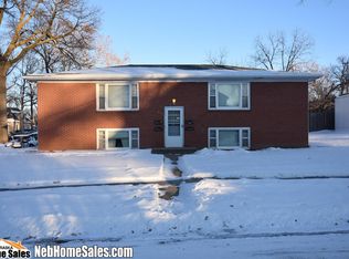 1100 S 25th St APT 4, Lincoln, NE 68502