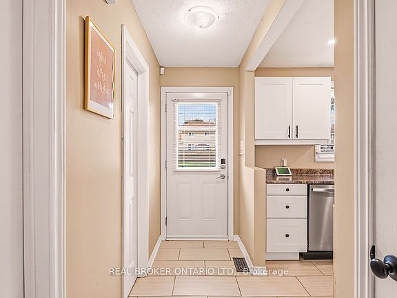 3rd image of 119 Teal Cres #86