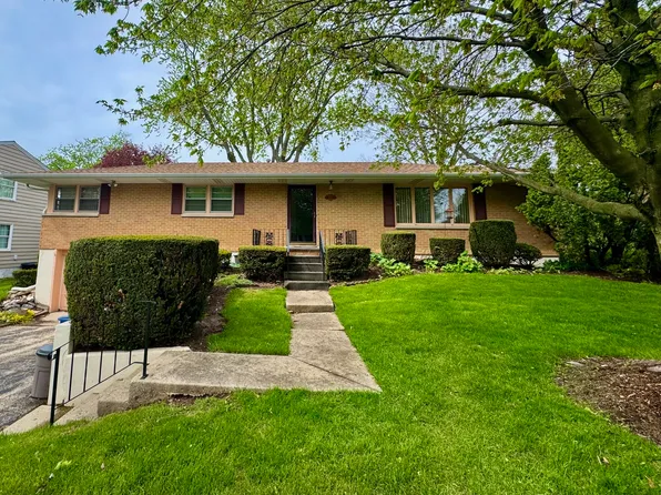 303 Gayle Ave, Dekalb, IL 60115