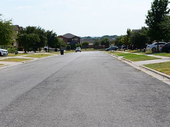 5th image of 6202 Emilie Ln