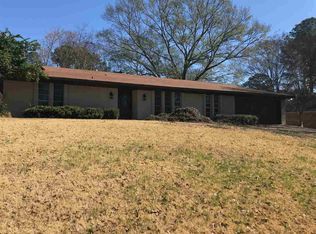 1433 Woodfield Dr, Jackson, MS 39211