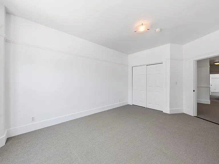 320 Harriet St — Photo 8